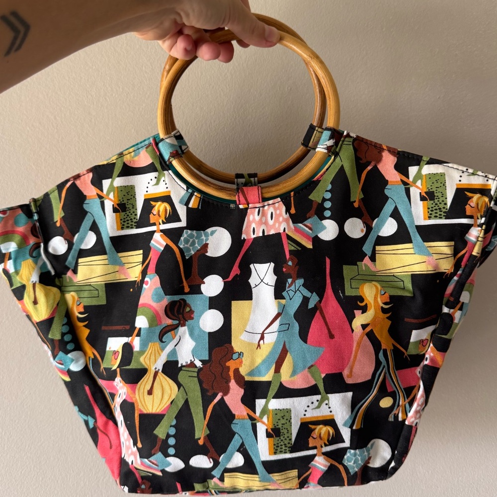 Vintage Inspired Nieman Marcus Patterned Tote Bag with Bamboo Handles - Picture 9 of 9
